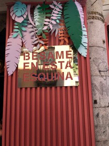Bésame en esta esquina Barrio de las Letras